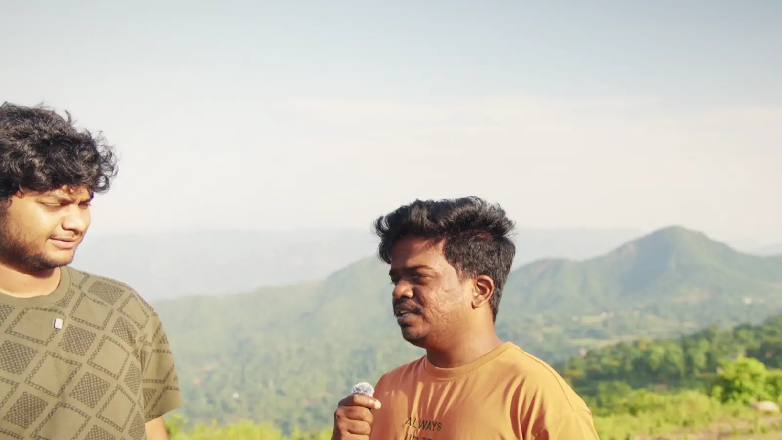 A conversation outdoors in the Pupple film